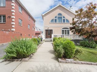 22209 43rd Ave, Bayside, NY 11361