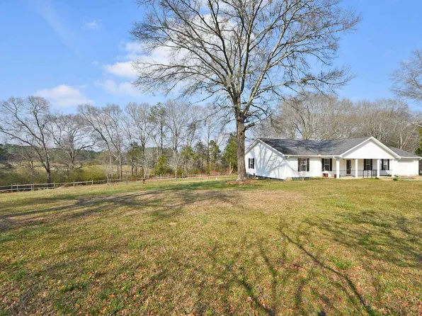 51 Mashburn Dr, Wedowee, AL 36278