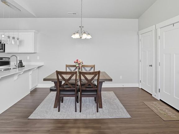 4th image of 1816 W Eaglewood Dr Unit 301