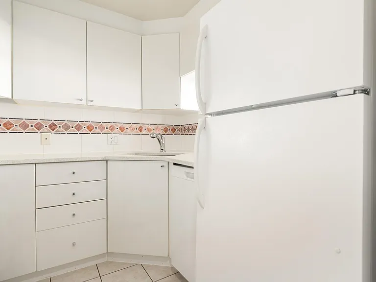 1166 Melville St #2102 — Photo 7