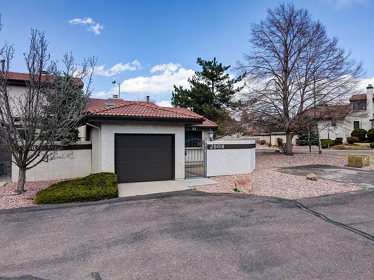 2908 Camino Cielo Ct — Photo 32