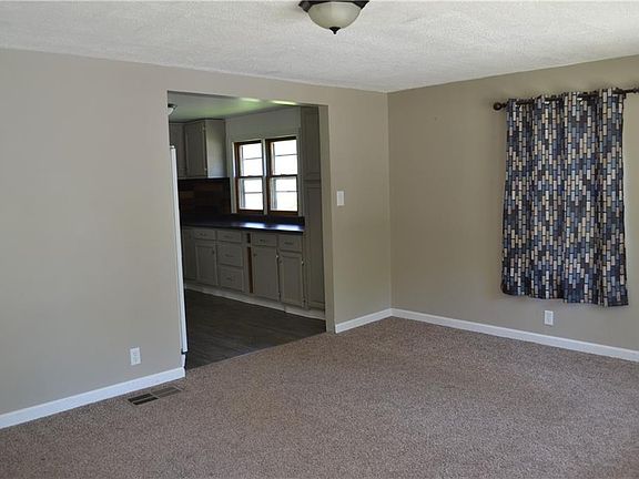 3rd image of 403 Wayne Ave