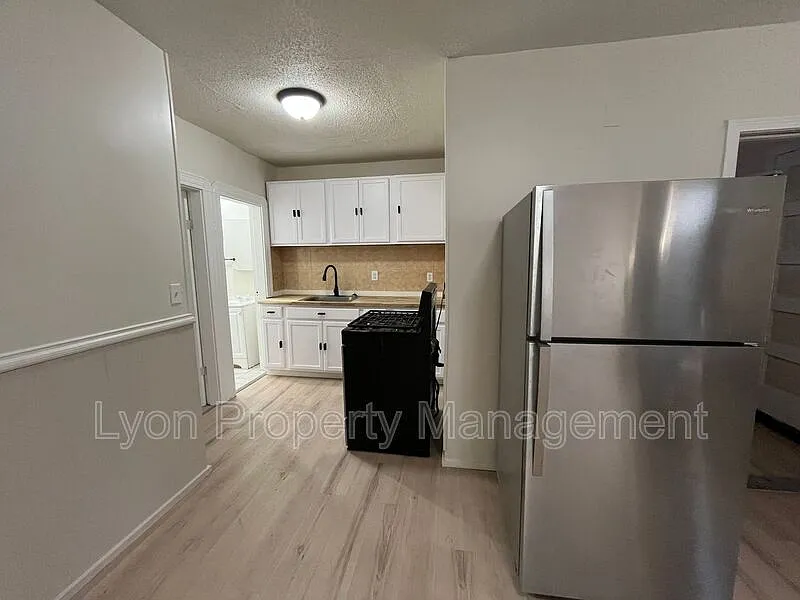 Building Photo - 332 Manton Ave #3