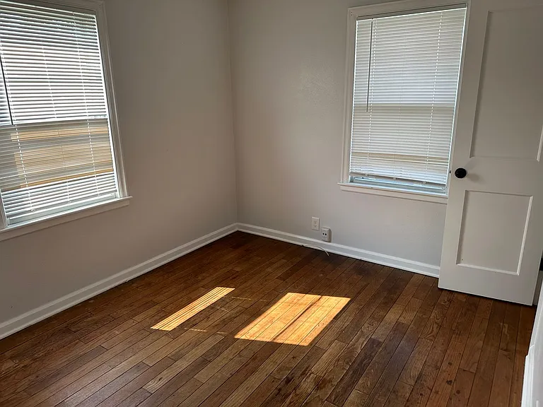 1117 Rode Ave — Photo 2