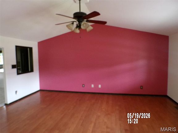 3rd image of 20172 London Ln