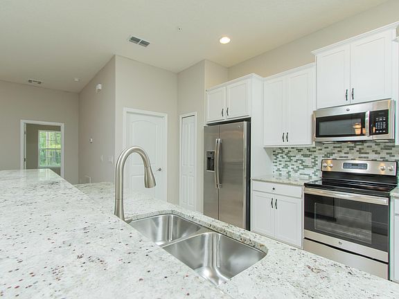 5th image of 97 Canyontrail St
