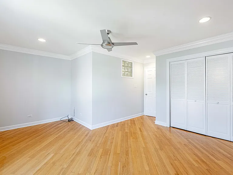 3413 S Indiana Ave — Photo 23