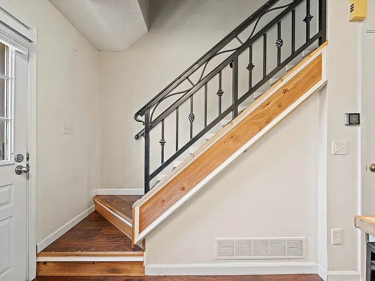 1683 S Blackhawk Way #B — Photo 10