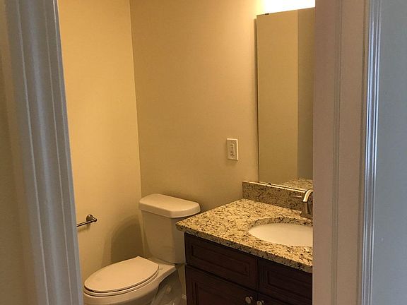 4th image of 2013 Ontario St APT 42