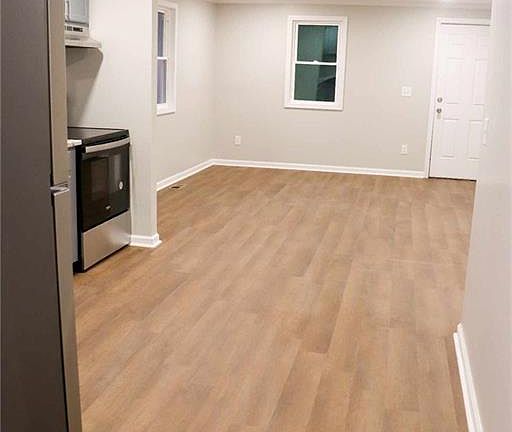 4th image of 174 Julia St