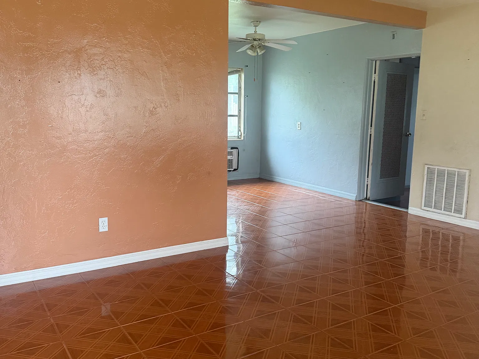 2 bed, 956 sqft, $1,800 — Photo 4