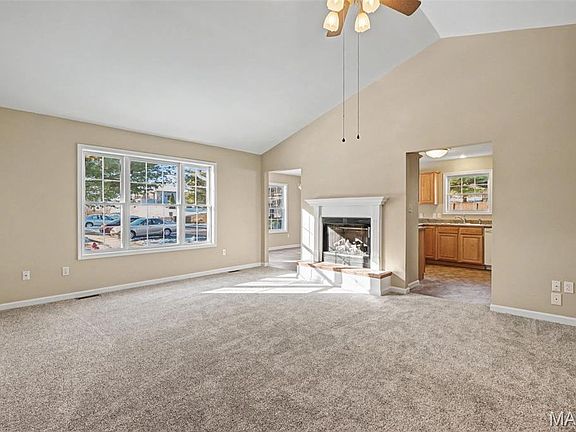5th image of 205 Adams Ct