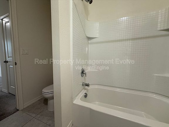 5th image of 4710 N 194th Dr