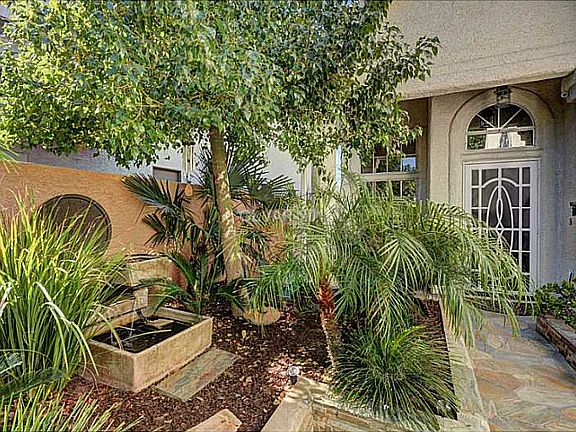 2nd image of 1837 Ruby Ln
