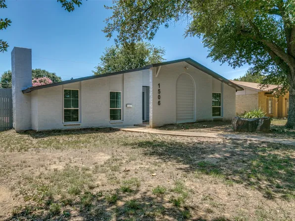1506 Carnation Dr, Lewisville, TX 75067