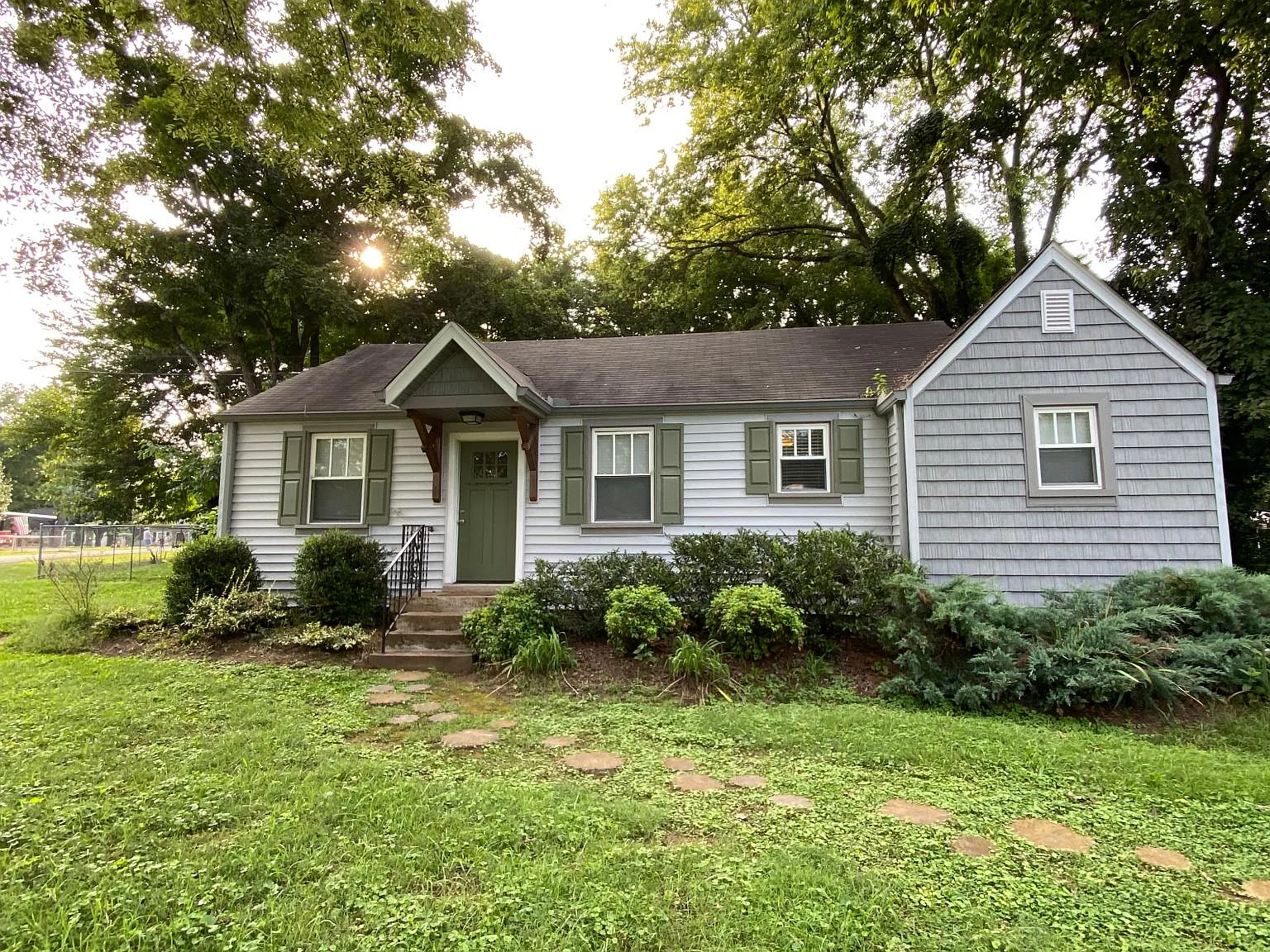 2 bed, 1.5 bath, 1100 sqft, $2,095 — Photo 1
