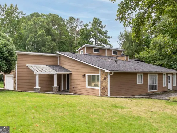 1050 Terramont Dr, Roswell, GA 30076