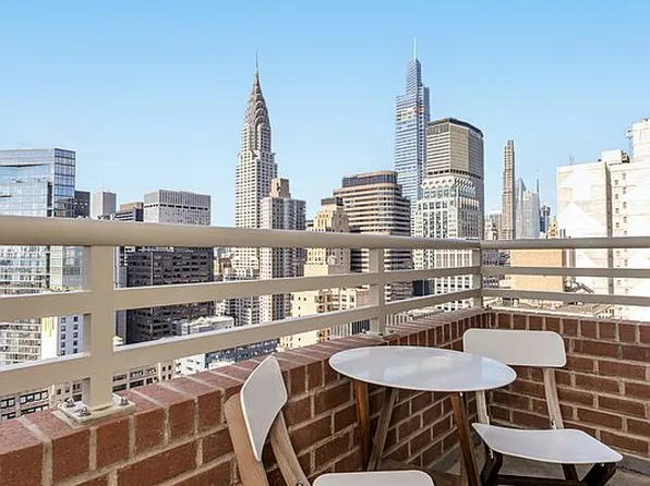 236 E 47th St APT 38A, New York, NY 10017