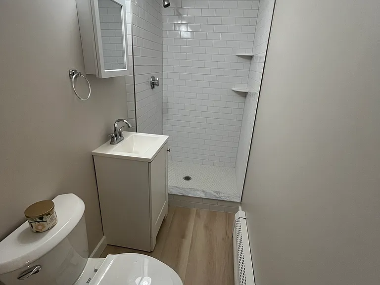 358-360 King St #B — Photo 5