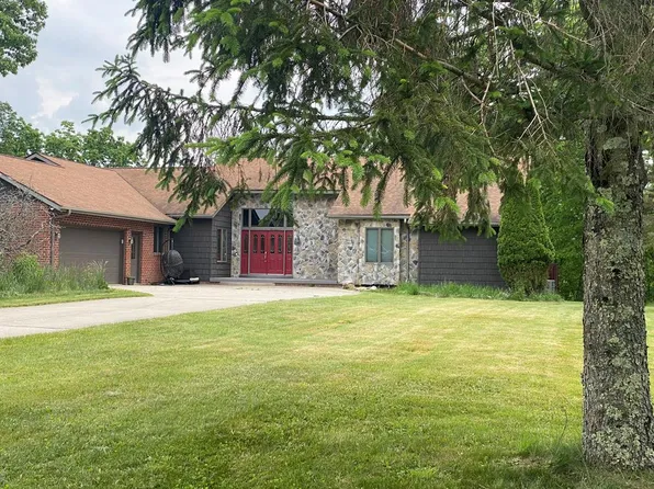 150 Oakridge Rd, Cool Ridge, WV 25825