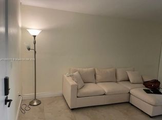 6620 W 2nd Ct APT 305, Hialeah, FL 33012