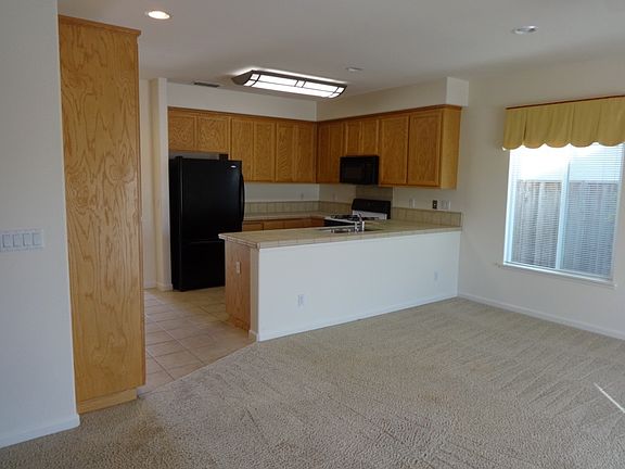 4th image of 312 Grand Canyon Dr