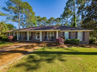 136 Springhill Dr, Tifton, GA 31793