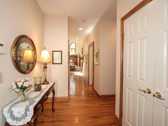 5th image of 1387 Camberly Dr