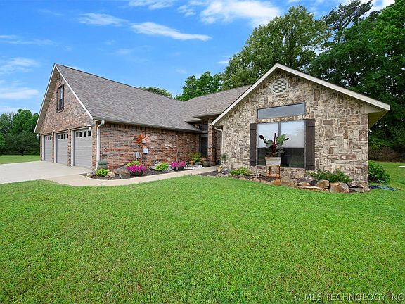 3rd image of 143 Sycamore View Ln