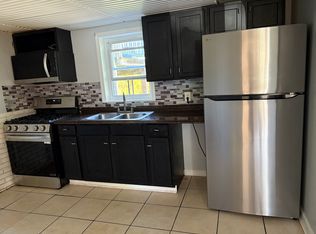 1 Kneeland St #B, Albany, NY 12205