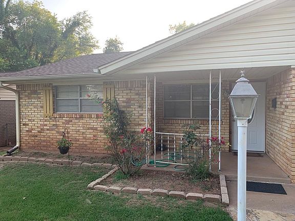 5th image of 2318 N Park Dr