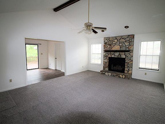 4th image of 2703 Banks Cir