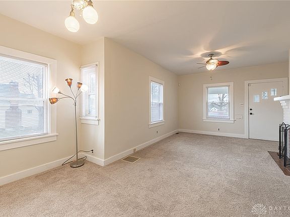 4th image of 171 E Hillcrest Ave