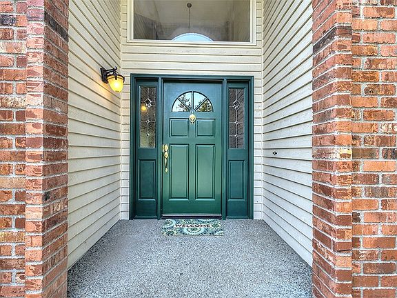 2nd image of 1921 234th Ct NE