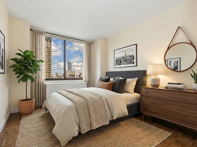 245 E 44th St #27A — Photo 3