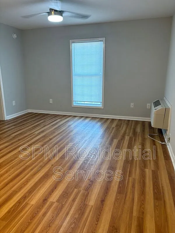 1 bed, 1.0 bath, 550 sqft, $1,200 — Photo 3