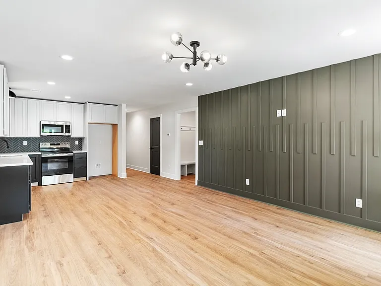 12407 Hiawatha Ave — Photo 4