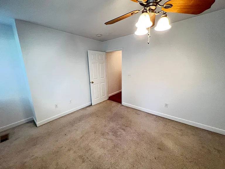 702 Delevan St — Photo 13