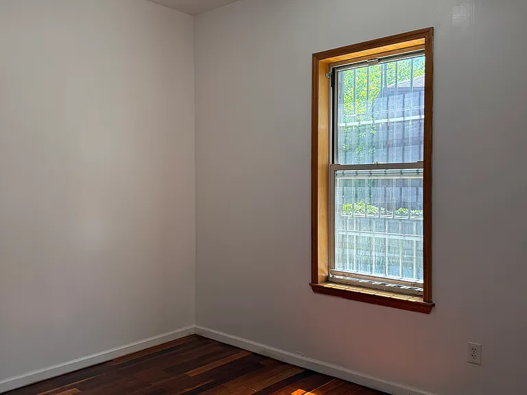 741 Quincy Ave #1A — Photo 4