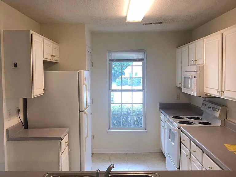 100 Water Oak Ln — Photo 10