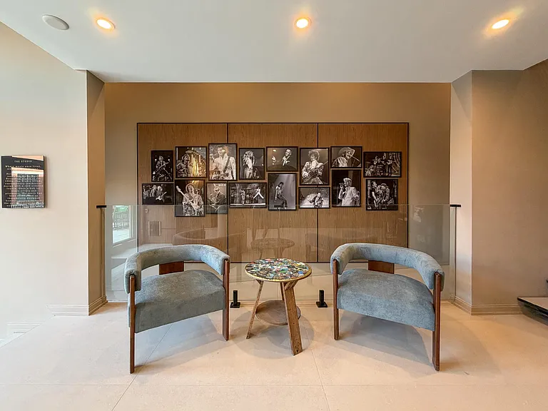 931 Madison St #205 — Photo 19