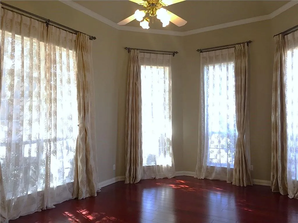 3941 Evesham Dr — Photo 3