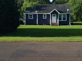 500 Davis Ave, Anahuac, TX 77514