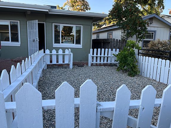 Front yard with area to make your own cozy comfortable space