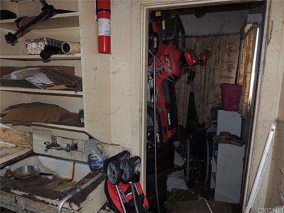 4th image of 4213 E 1st St #2