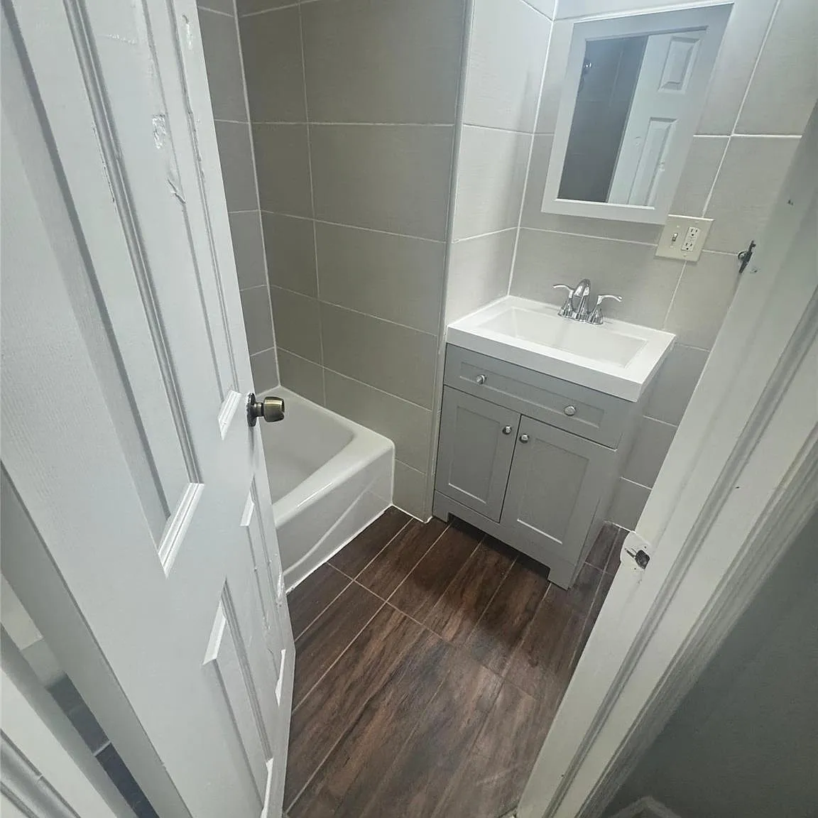1 bed, 1.0 bath, 1920 sqft, $2,000 — Photo 1