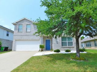 1107 Mockingbird Dr, Aubrey, TX 76227
