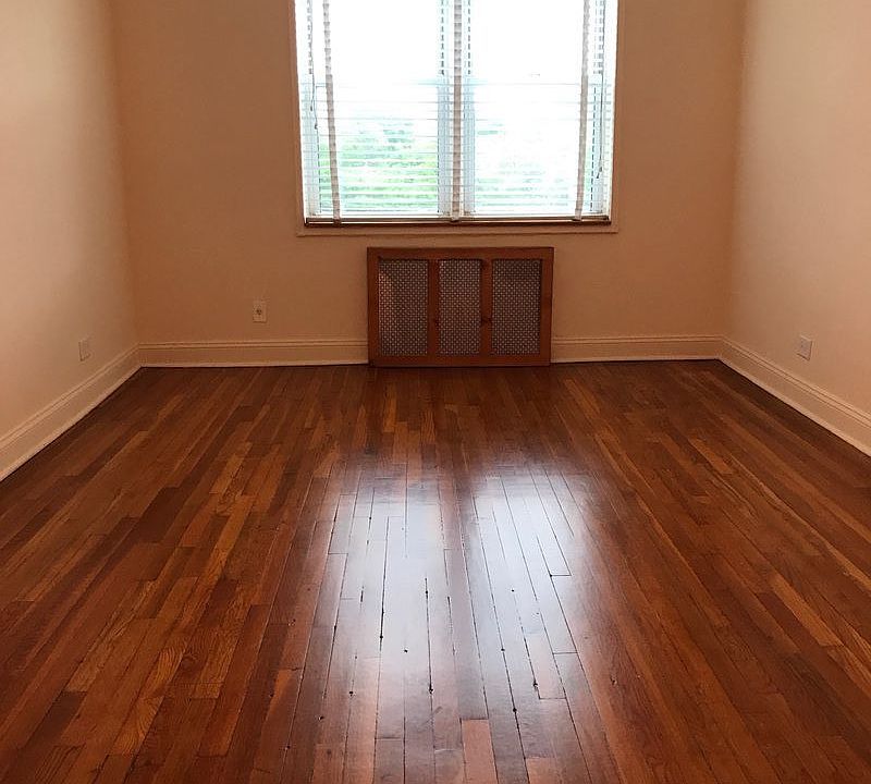 1st image of 13510 Grand Central Pkwy #10