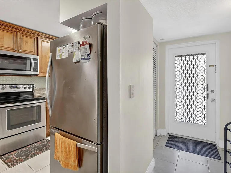 9330 Lagoon Pl #307 — Photo 4