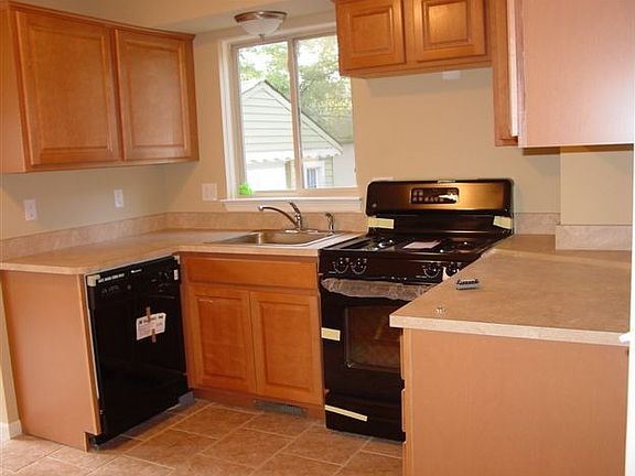 4th image of 23041 Battelle Ave